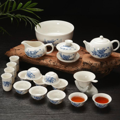 普陀區許先生找上海物流公司鐵路運輸一批茶具 普陀區許先生找上海物流公司鐵路運輸一批茶具